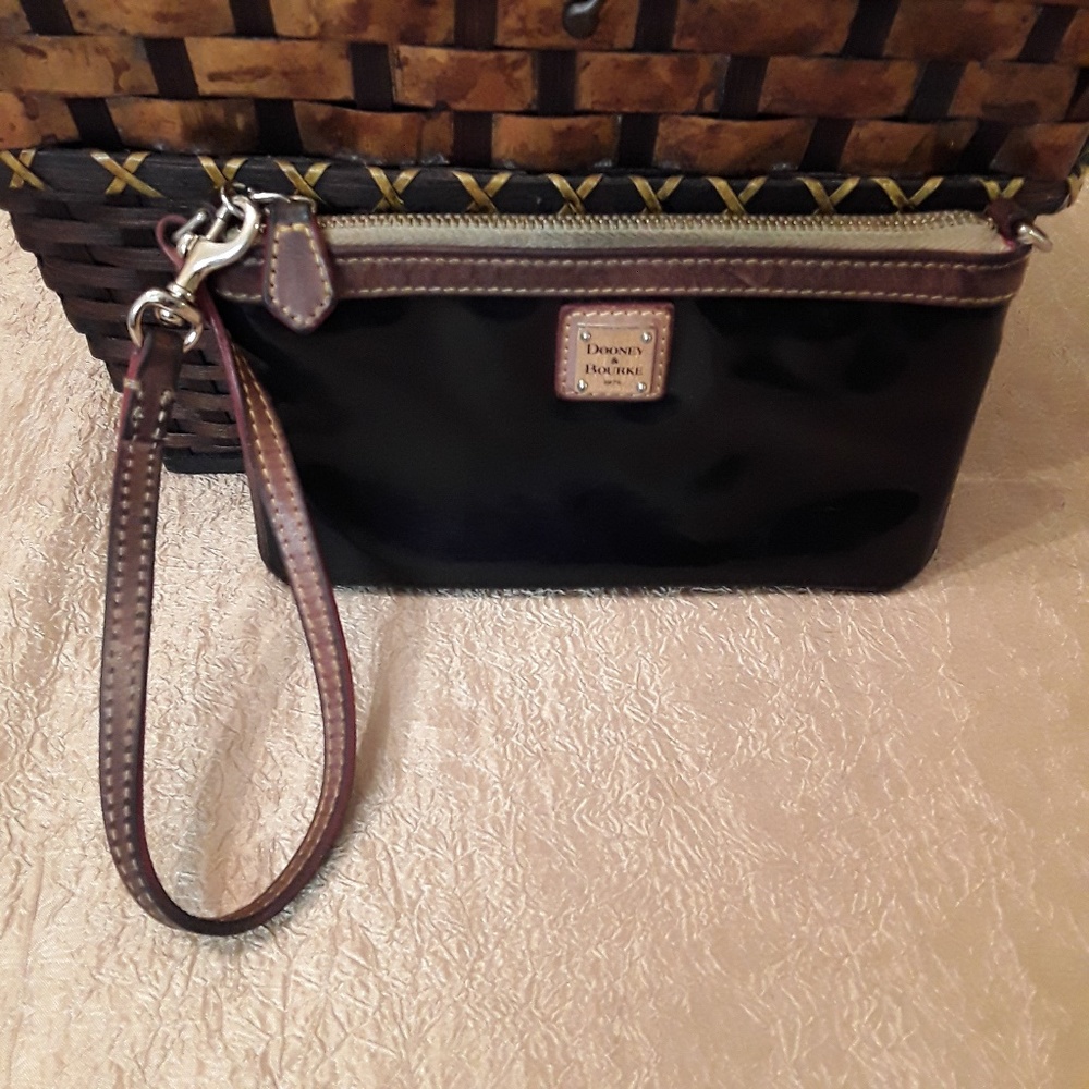 Dooney and Bourke 1975 Wristlet